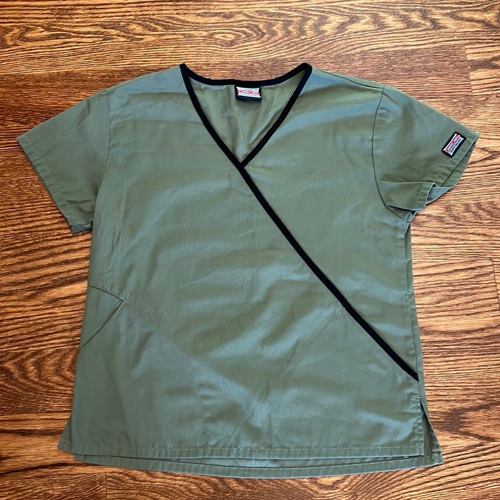Cherokee  Women’s scrub top